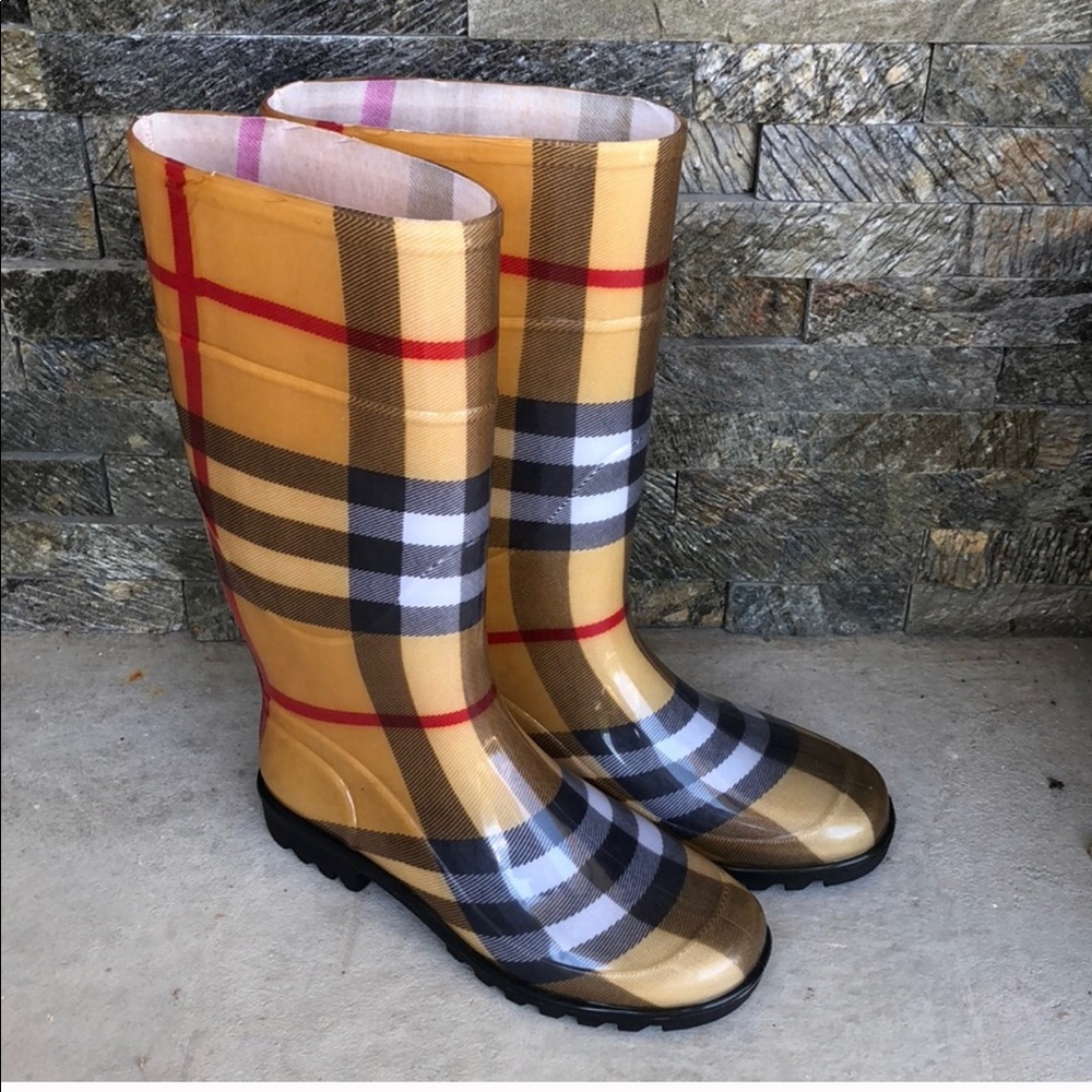 Almost New Burberry Brit Rain Boots